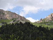В районе Даховской, а также горных курортах Адыгеи и Кубани в воскресный выходной погода приготовила туман, дожди и дневное тепло до +16°С