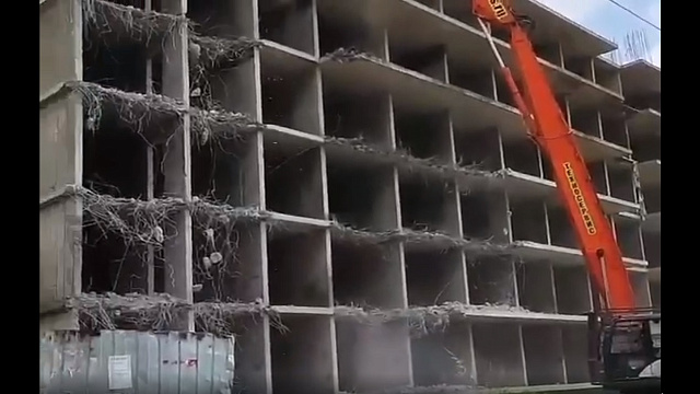 В Краснодаре пошли под снос недостроенные многоэтажки, возведенные с нарушениями