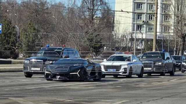 Суперкар Lamborghini в сопровождении правительственных Aurus и ДПС удивил москвичей  