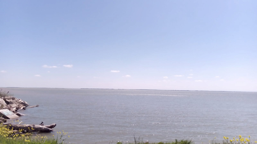 После пересыхания и трещин Краснодарское водохранилище снова заполнилось водой