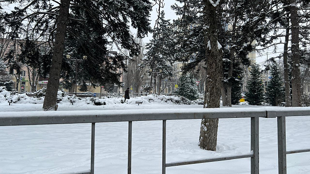 В Краснодаре и крае в субботу прогнозируют экстремальную погоду: ураганный ветер до 34 м/с, гололедица и морозы до -17°С