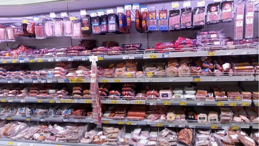 Резкий рост цен на колбасу: новогодние салаты подорожают на Кубани