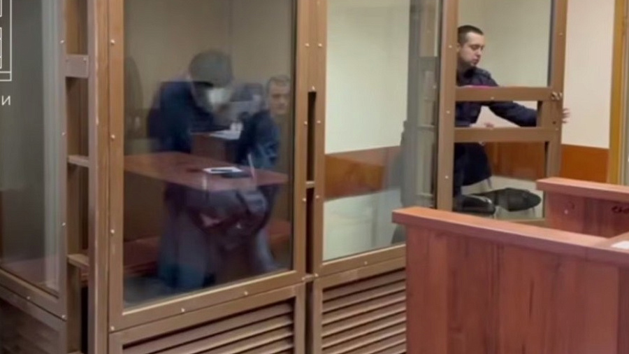 Мужчину, жестоко избившего модель из Краснодара, суд отпустил под домашний арест