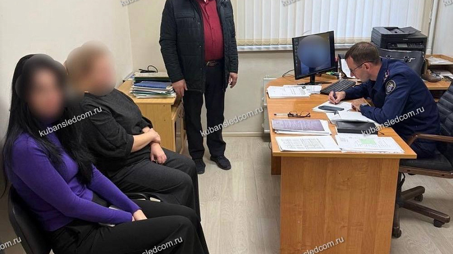 Директора колледжа в Ейске и ее заместителя заподозрили в получении взяток