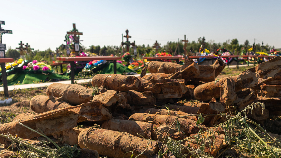 В Краснодарском крае на кладбище обнаружили около 200 авиабомб времен Великой Отечественной войны 