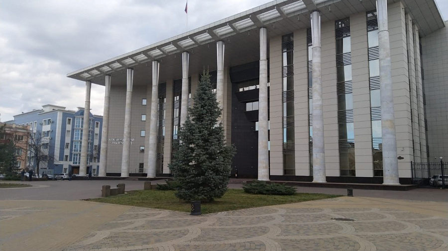 Судья Краснодарского краевого суда сложил полномочия за неделю до заседания ВККС, после которого на него могут завести уголовное дело