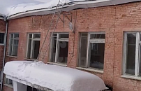 Расчищается Шаумянский перевал, восстанавливается свет в Северском районе: Кубань остается в плену снега