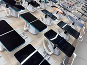 Россияне перестали покупать смартфоны: рынок рухнул на четверть и эксперты объяснили почему