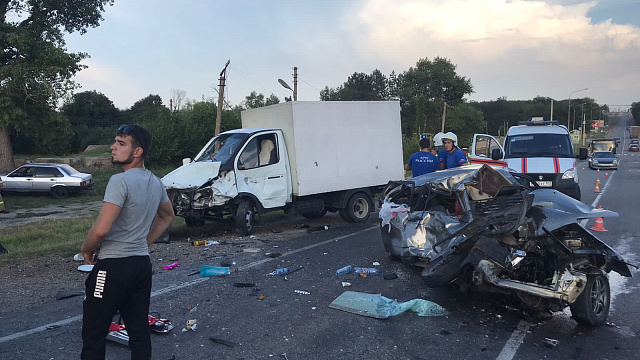 Под Крымском водитель на «девятке» погиб при столкновении с «Газелью» на повороте 