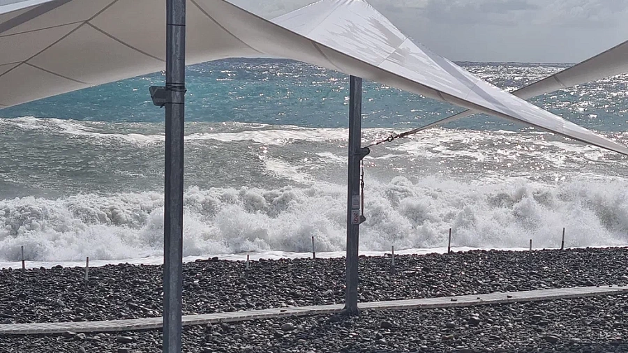 Последние часы перед стихией: Сочи готовится к трем дням апокалипсиса