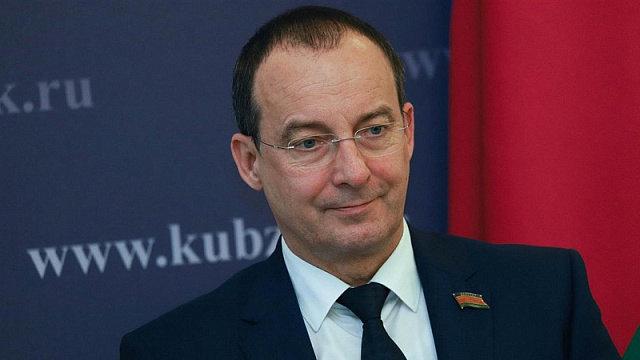 Председатель ЗСК Юрий Бурлачко рассказал о значении принятых поправок в закон об обороте этилового спирта для виноделов Кубани