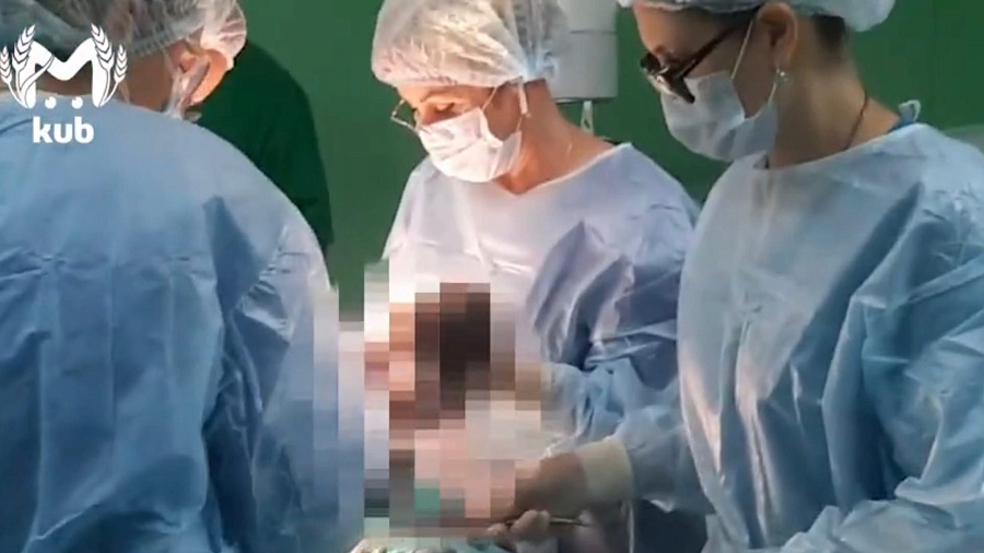 В Краснодаре акушеры ККБ №2 благодаря уникальной операции сохранили женщине репродуктивную функцию после осложнения при родах