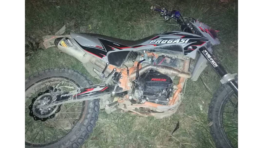 В Майкопе мотоциклист потерял управление и опрокинулся 