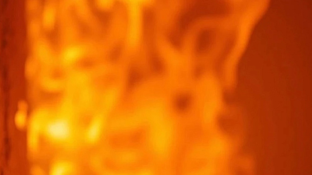 Обломки БПЛА вызвали пожар на подстанции в станице Старотитаровской на Кубани 