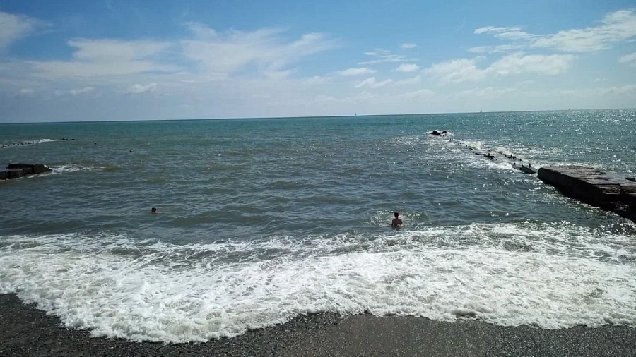 В Сочи купание в море 3 июля может быть ограничено из-за непогоды