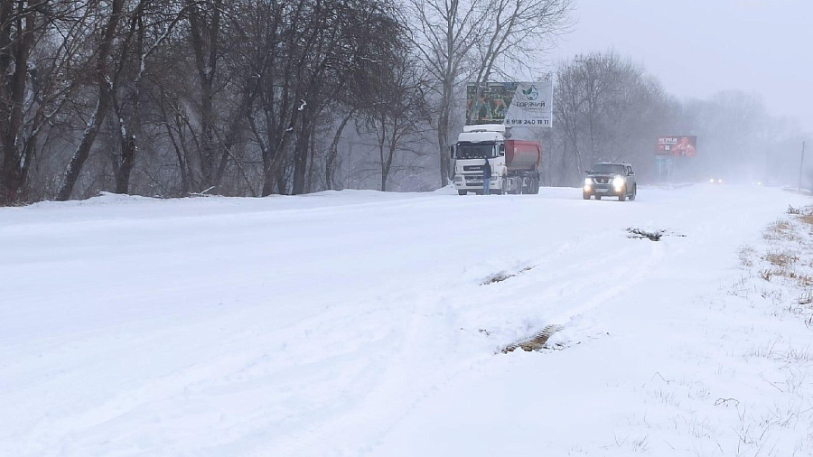 Первый снег в Краснодаре, заметенные пляжи в Анапе и сугробы в Сочи. На Кубань ночью обрушились осадки