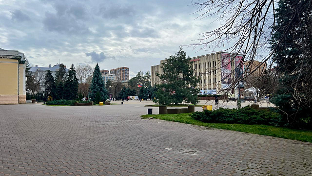 В Краснодаре и крае в воскресенье прогнозируют опасную погоду: ураганный ветер, грозы и перепады температур