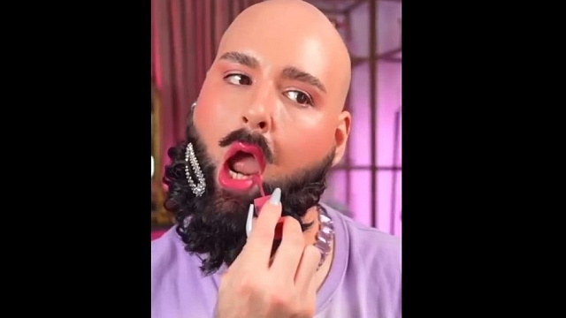 Maybelline New York наняла бородатого мужчину для рекламы губной помады 