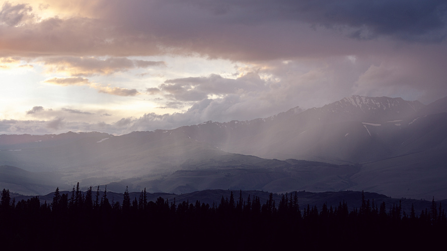 В Майкопе, а также в горных курортах Адыгеи и Кубани в середине недели ожидается резкое похолодание, временами - дожди и ливни