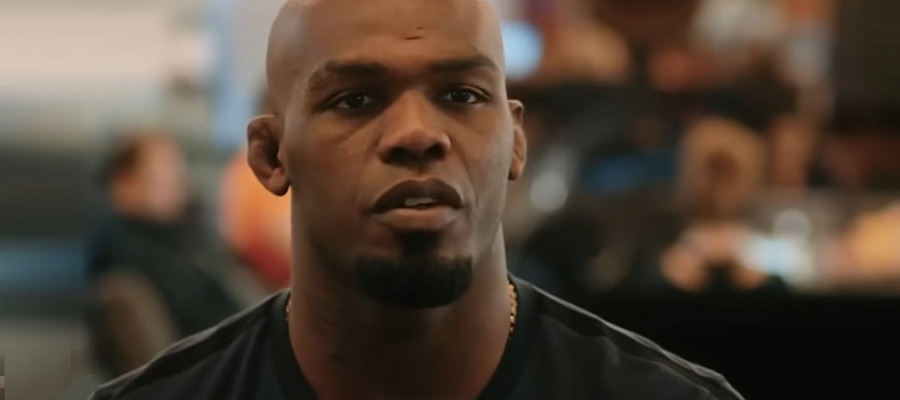 Джон Джонс рассказал, как стрелял из РПГ и ел как король в Чечне