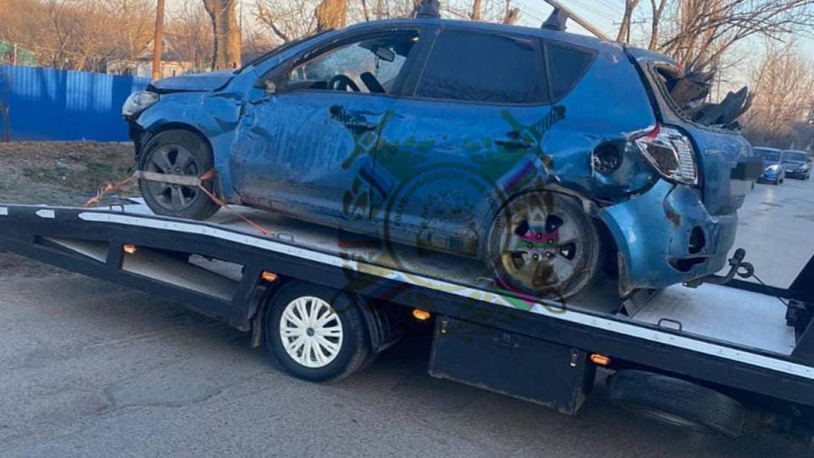 В Краснодарском крае 17-летний подросток устроил аварию с опрокидыванием автомобиля