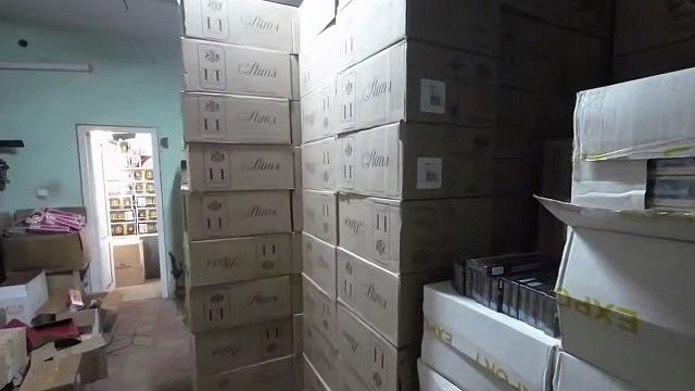 На Кубани в частном доме нашли склад контрафактных сигарет на 51 млн рублей