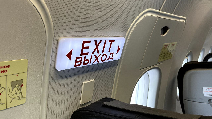 Пассажирка самолета, летевшего из Петербурга в Якутск, получила ожоги из-за возгорания пауэрбанка