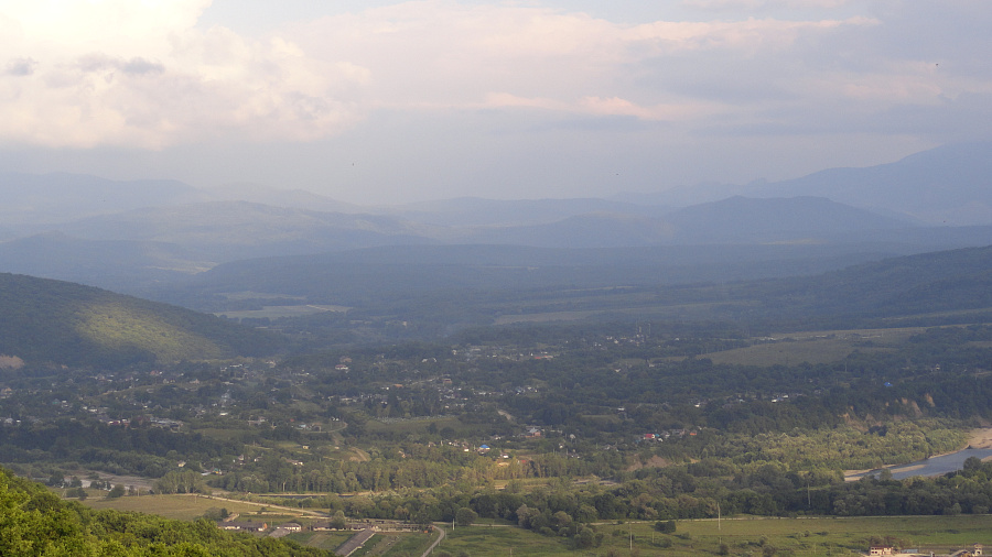 В Майкопе, а также горных курортах Адыгеи и Кубани в пятницу обещают контрастную погоду: ночные заморозки, днём +10°С и густой туман 