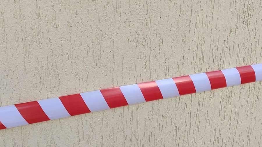 В Краснодарском крае обломки БПЛА упали на территории Дома культуры и детского сада