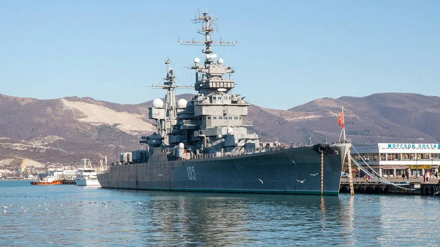 Стало известно, экипажи каких кораблей отразили атаку надводных беспилотников в Новороссийске