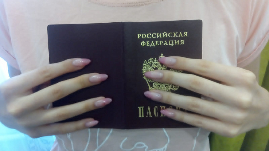 Россиянам больше не будут ставить в паспорте штампы о браке и детях