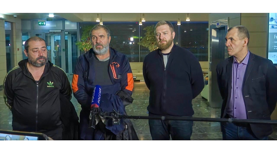 В Новороссийск вернулся моряк из ливийского плена