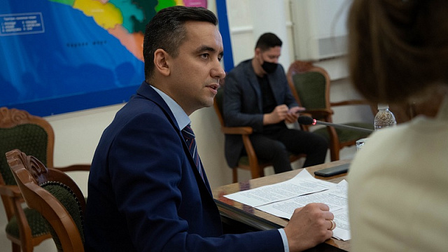 Благоустройство одним кликом: вице-губернатор Александр Трембицкий рассказал, как в Краснодарском крае строятся новые парки и скверы