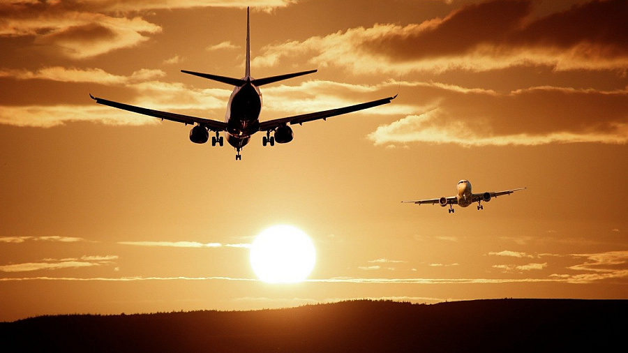 Паника на борту: летевший в Краснодар самолет развернули из-за пугающей картинки, присланной пассажирам по AirDrop