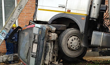 Водитель погиб мгновенно в страшной аварии в центре Краснодара