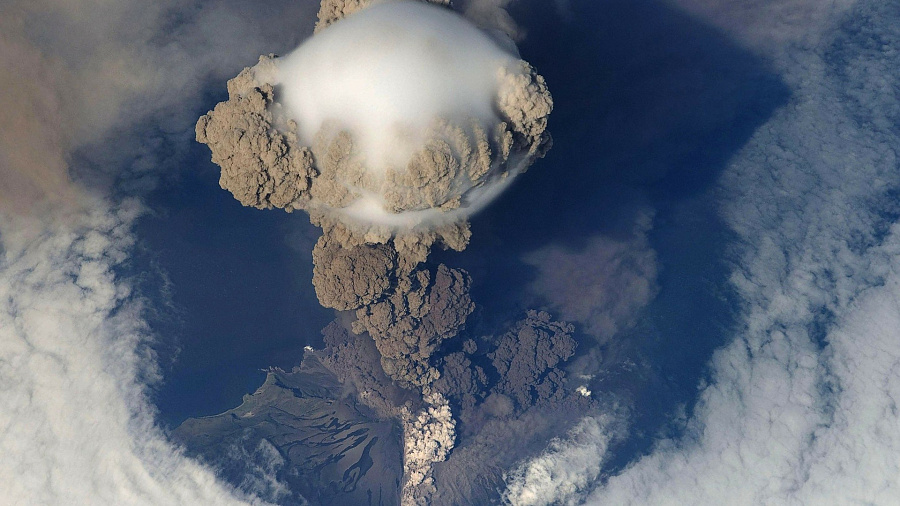«Выброс энергии просто поражает». Крупнейшее за десятилетия извержение подводного вулкана в Тихом океане ощущалось во всем мире