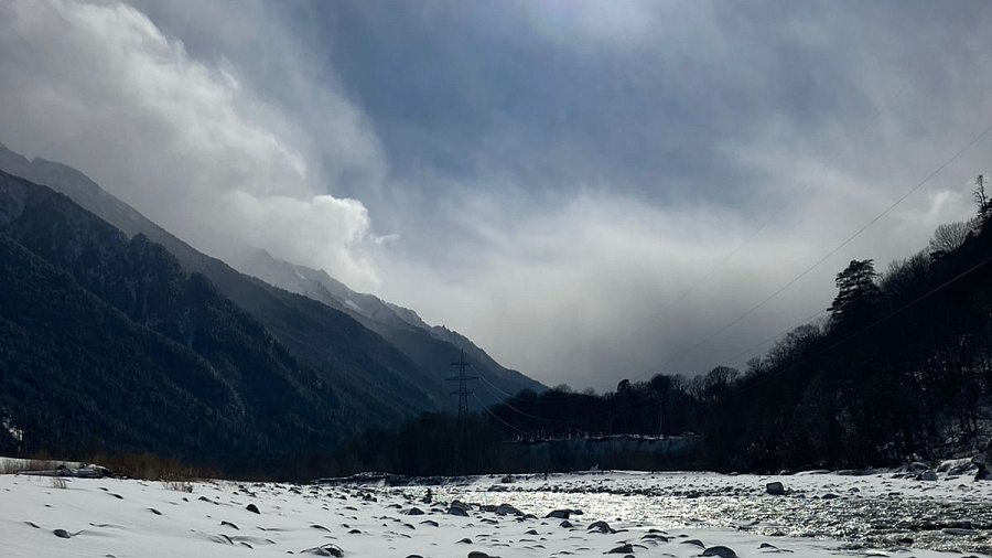 В Лаго-Наки, а также горных курортах Адыгеи и Кубани в понедельник ожидается потепление на фоне переменчивой погоды с дождём и порывистым ветром