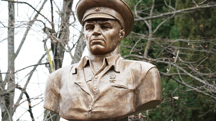 В Сочи открыли памятник командующему ВДВ СССР, генералу Василию Маргелову 