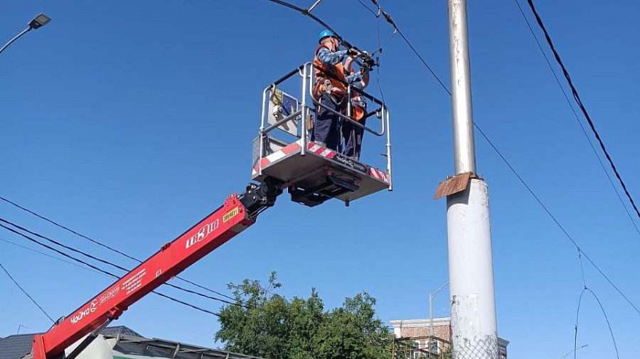 В Краснодаре днем 27 июня из-за обрыва контактного провода встали трамваи
