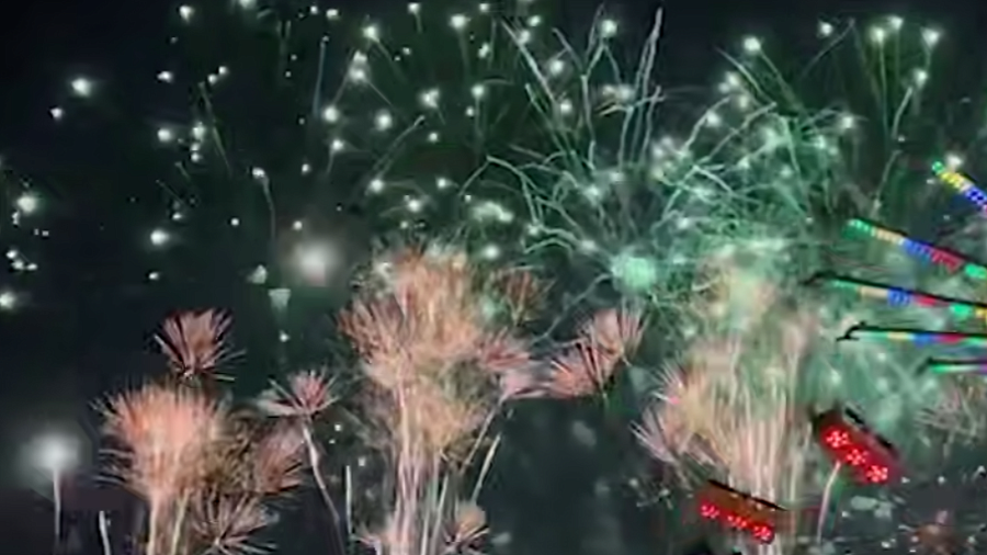 Побит мировой рекорд: в Абу-Даби запустили 62-минутный фейерверк