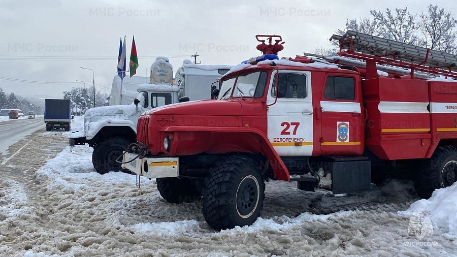 В Краснодарском крае для автомобилистов разворачивают мобильные пункты обогрева