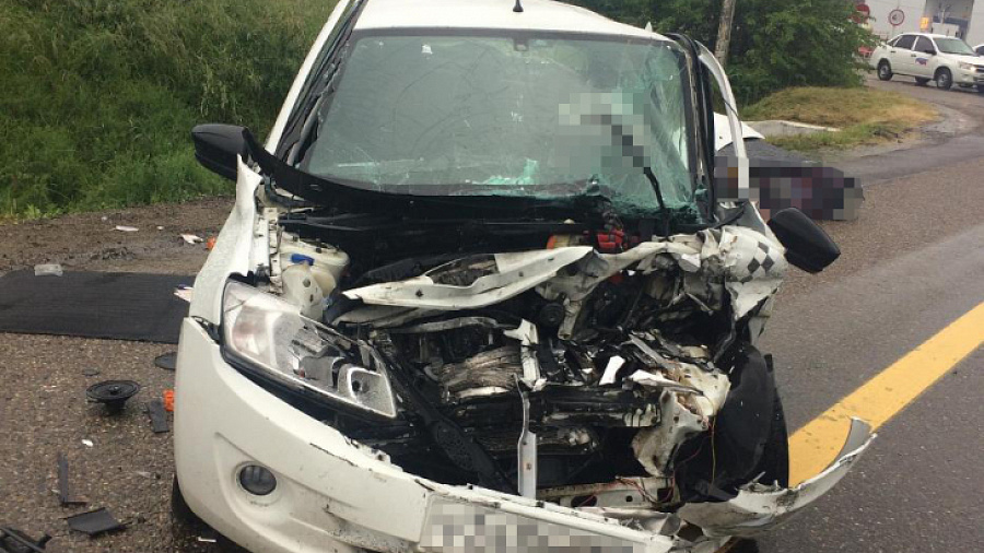 32-летний водитель LADA устроил ДТП с пятью пострадавшими на трассе под Краснодаром