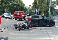 В Краснодаре женщина на иномарке сбила мотоциклиста