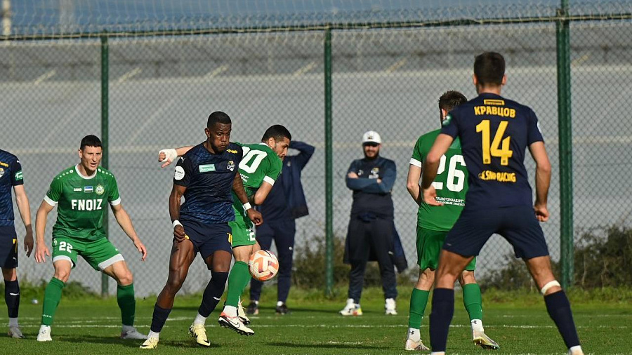 ФК «Сочи» уступил узбекистанскому «Нефтчи» в контрольном матче зимних сборов