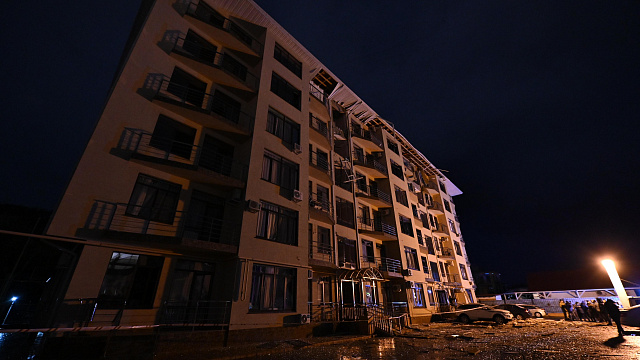 Момент взрыва в многоквартирном доме в Сочи попал на видео