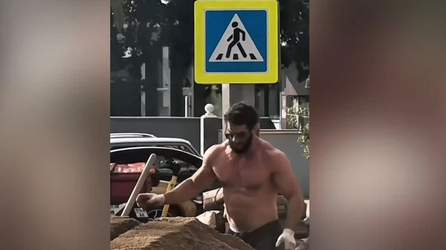 Мускулистый строитель из Сочи покорил соцсети