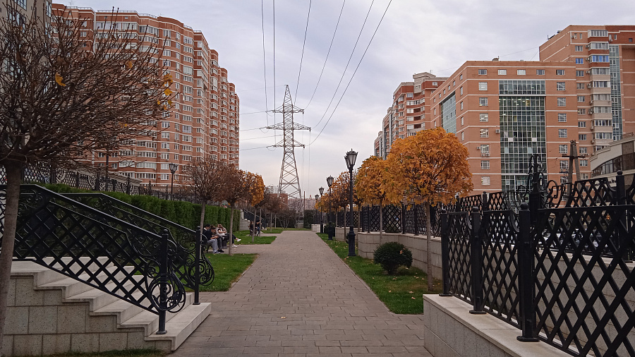 В Краснодаре и крае в конце рабочей недели погода будет дождливой с грозами и заметным похолоданием