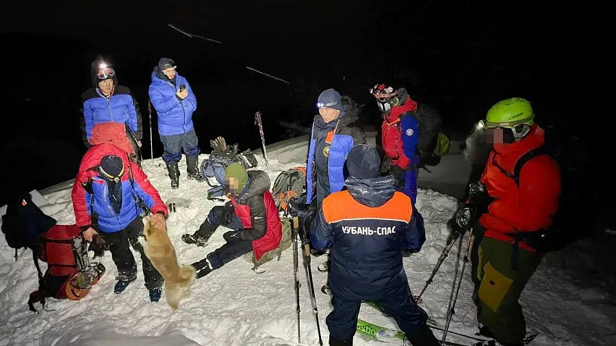 Троих лыжников эвакуировали ночью с горы Табунной в Сочи