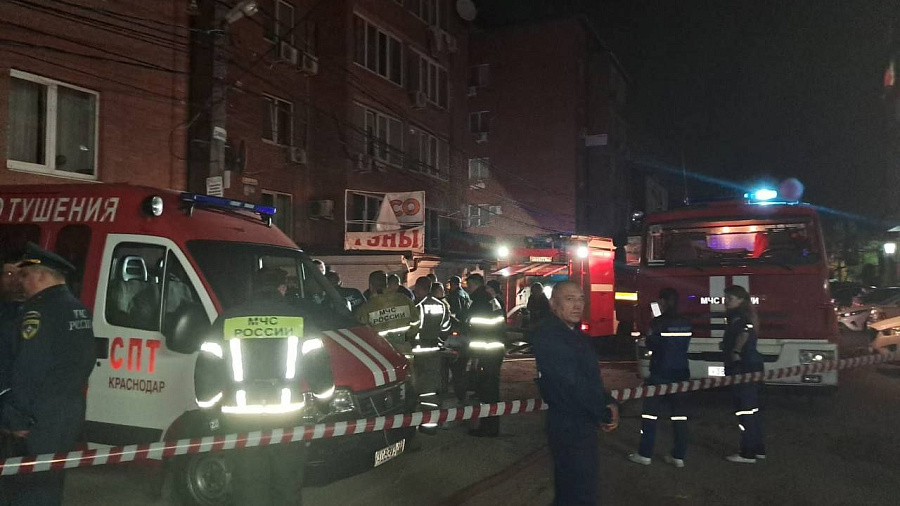 В Краснодаре при пожаре на улице Ангарской сгорели 4 квартиры