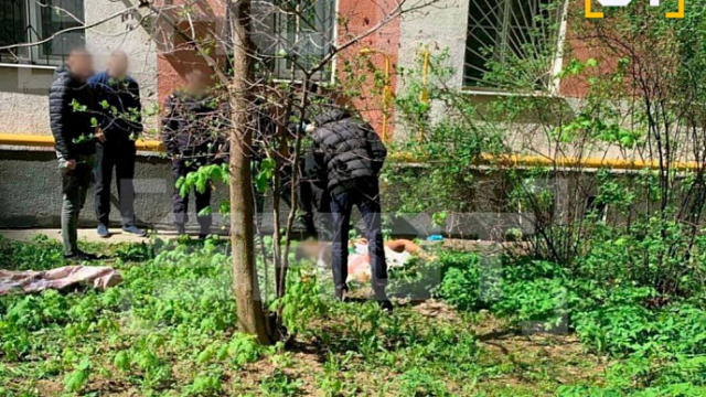 В Краснодаре возле лавочки обнаружили труп девушки 